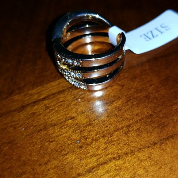 Exquisite charm ring - Picture 3 of 5